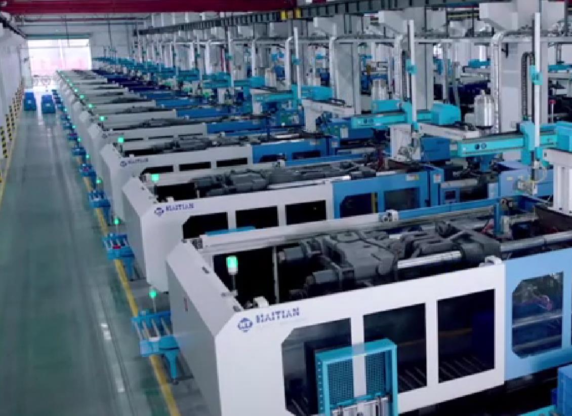 LESSO Intelligent Plants: Robots Make pipes and fittings